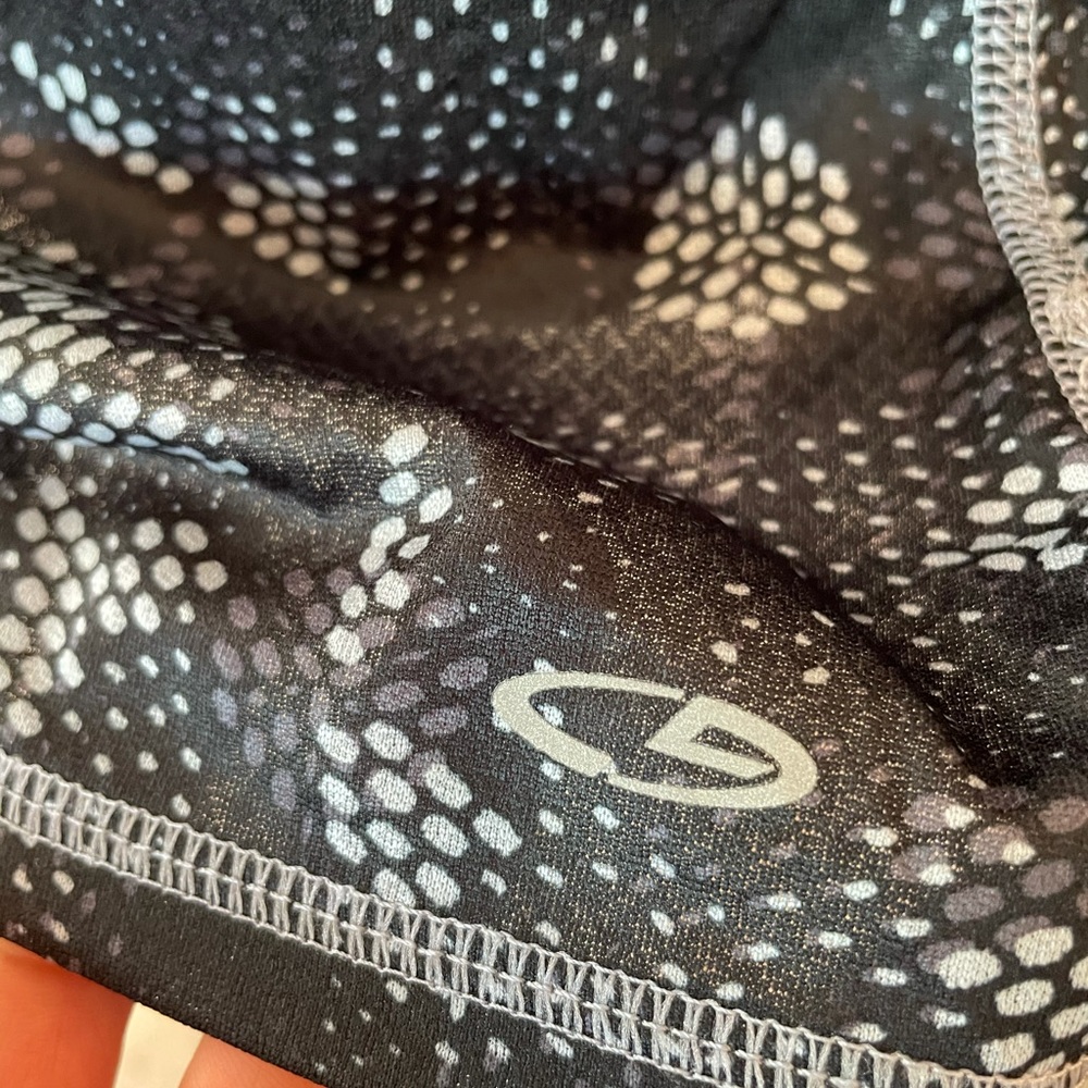 {CHAMPION} Black & Gray Pattern Loose Fit Athletic Top - Picture 7 of 10
